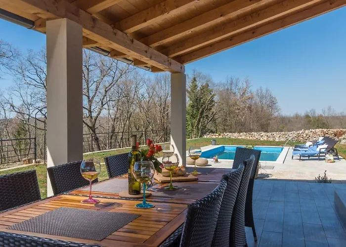 Beautiful Stone House Irma Villa *