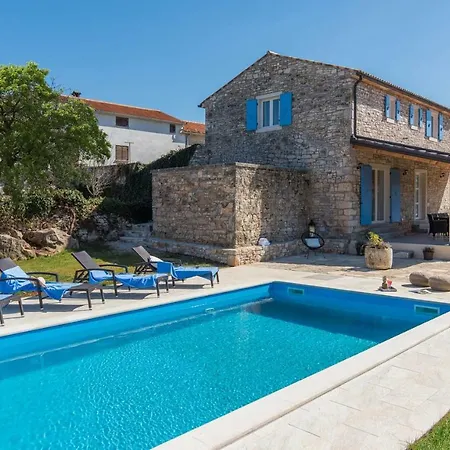 Stone House Irma *