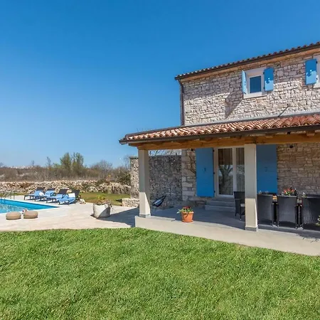 Stone House Irma